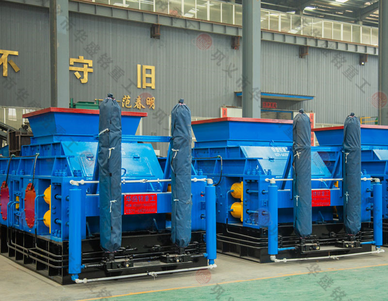  老砂廠更換一臺(tái)時(shí)產(chǎn)100噸全液壓雙輥制砂機(jī)多少錢(qián)？